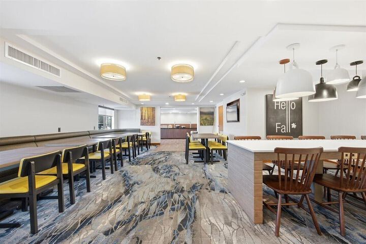 Breakfast/Coffee Service 24 of 27