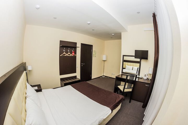 Room 12 of 50