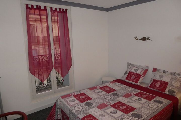 Room 7 of 18