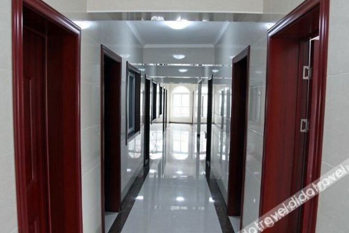 Hotel Interior 10 of 27