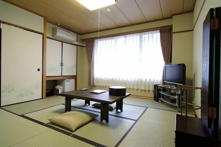 Room 12 of 41
