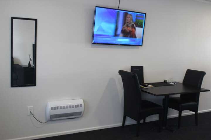 Room 15 of 28