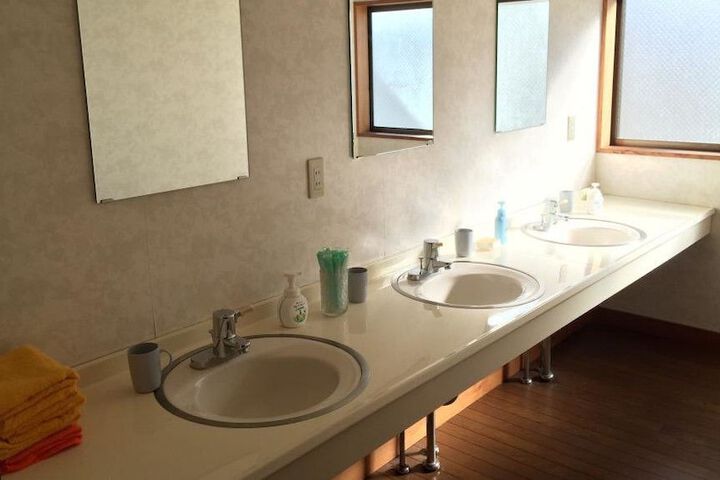 Room 21 of 37
