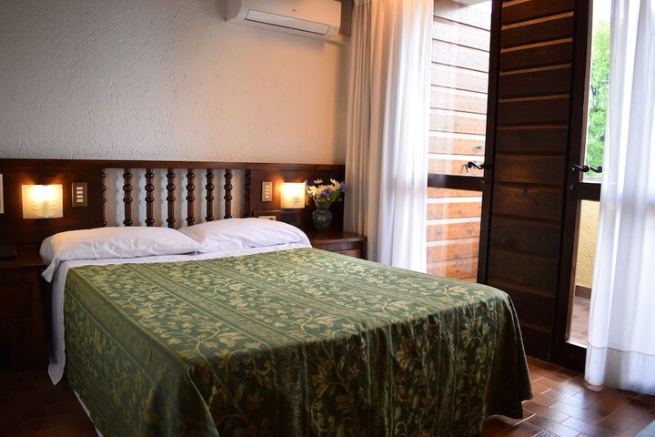 Room 4 of 34