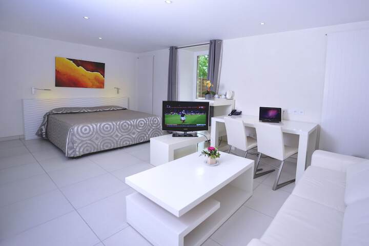 Room 16 of 54