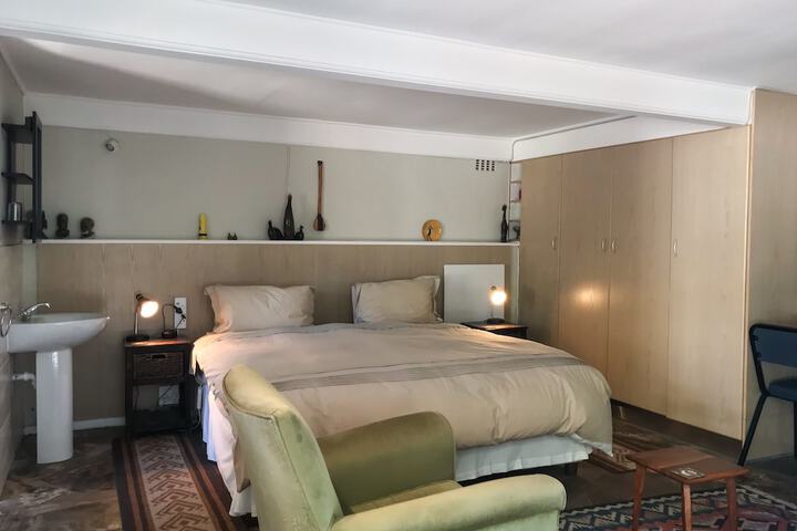 Room 27 of 68