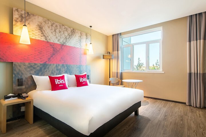 Room 12 of 24