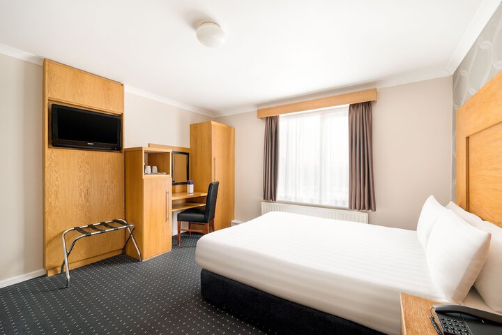 Room 15 of 32