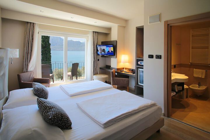 Room 14 of 61