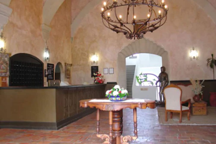 Guest Lobby