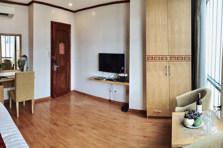 Room 25 of 60