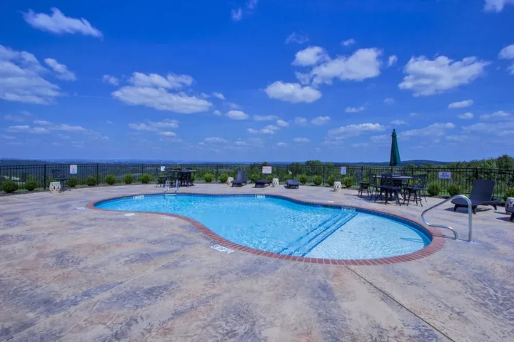 Pool 14 of 21