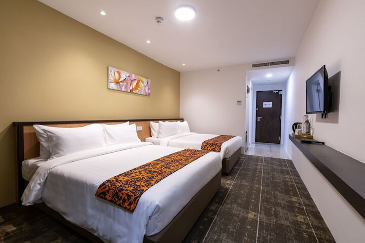 Room 13 of 42
