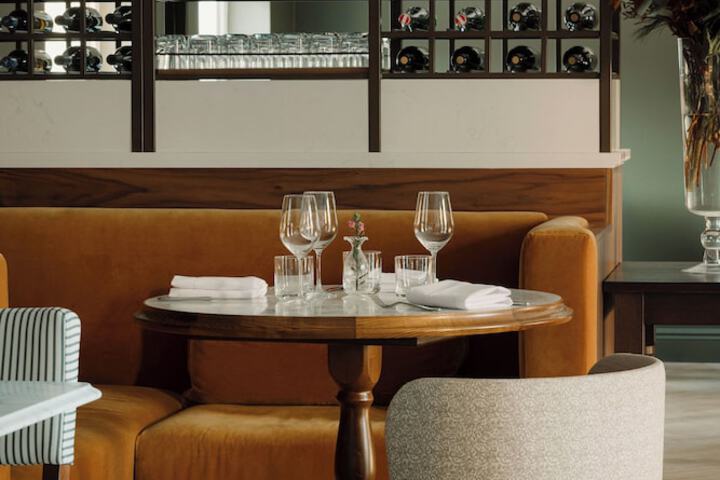 Dining 43 of 53