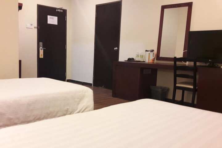 Room 35 of 61