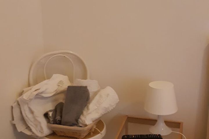 Room 13 of 21