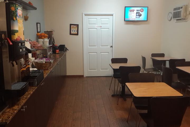Breakfast area