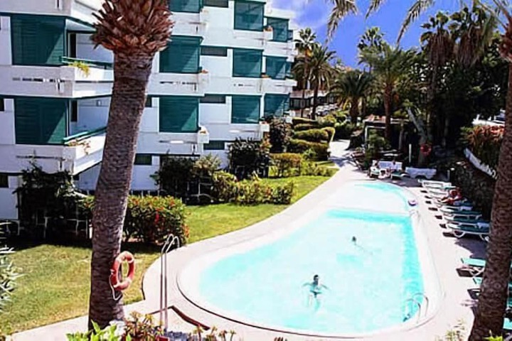 Hotel with Pool