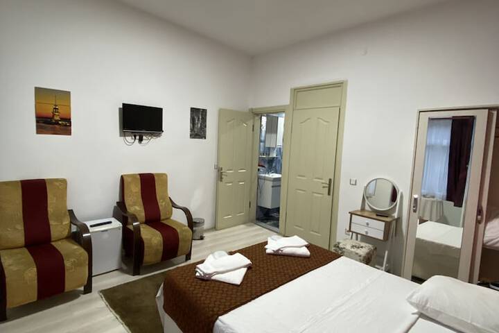 Room 35 of 61