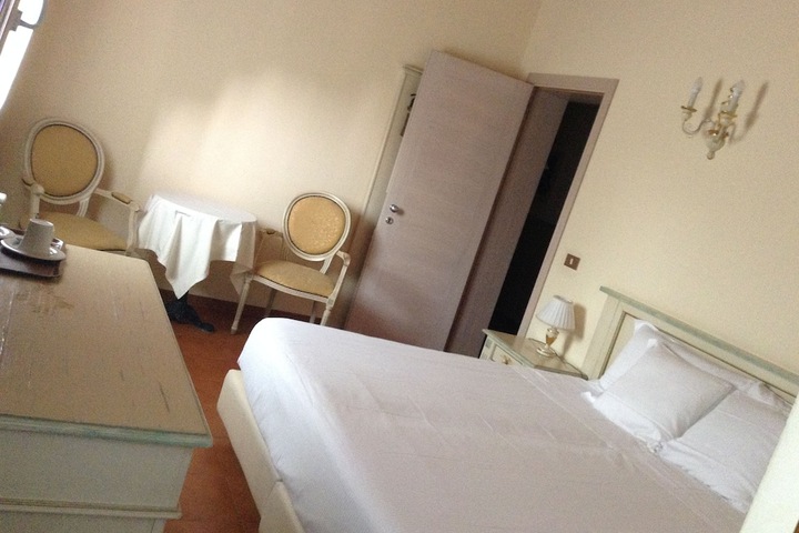 Room 5 of 50