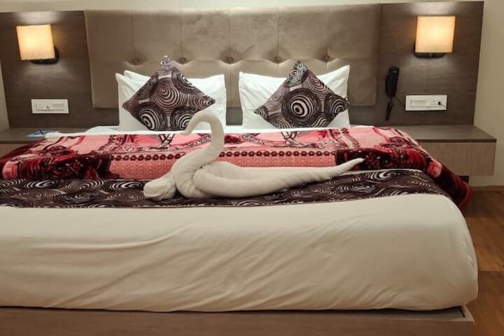 Room 13 of 22