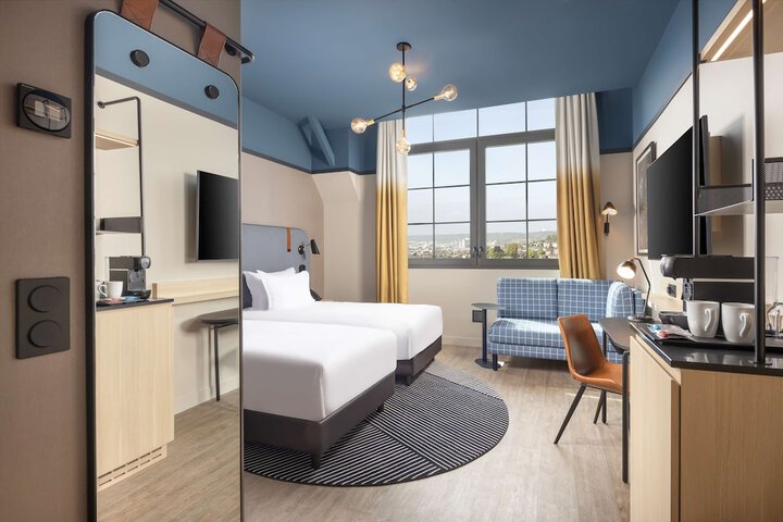 Room 11 of 47