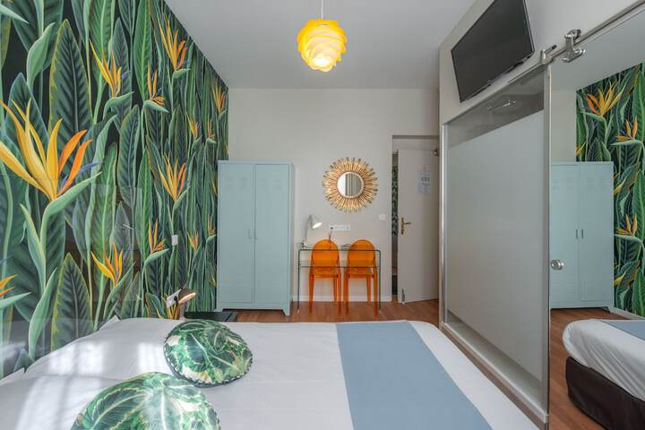 Room 6 of 66