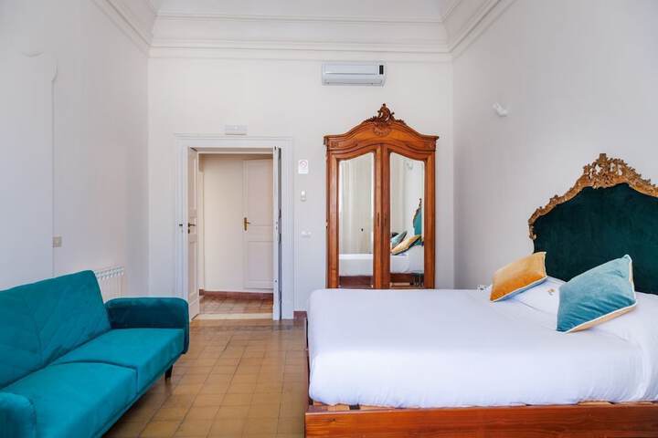 Room 4 of 53