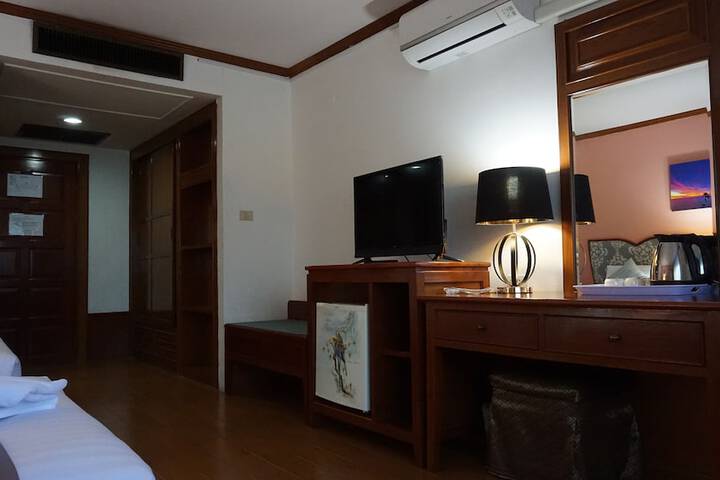 Room 8 of 44