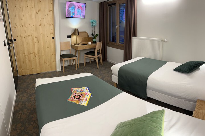 Room 10 of 66