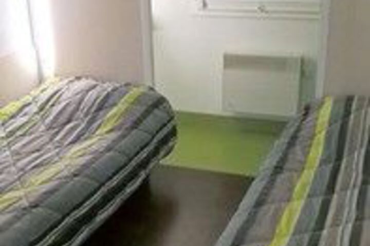 Room 10 of 40