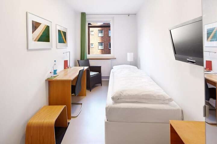Room 16 of 47