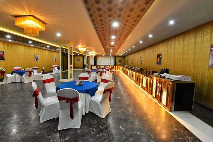 Ballroom/Hall 55 of 68