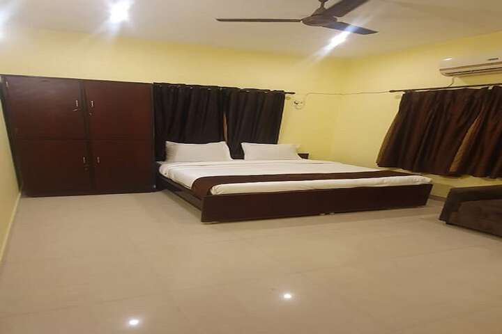Room 2 of 17
