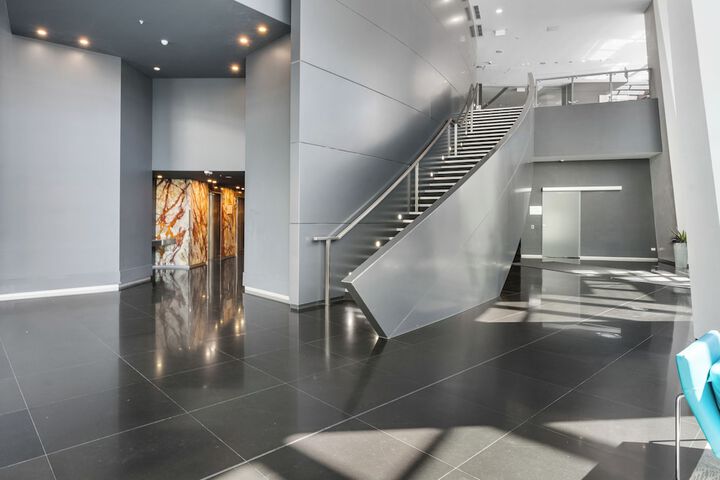 Entrance & Lobby