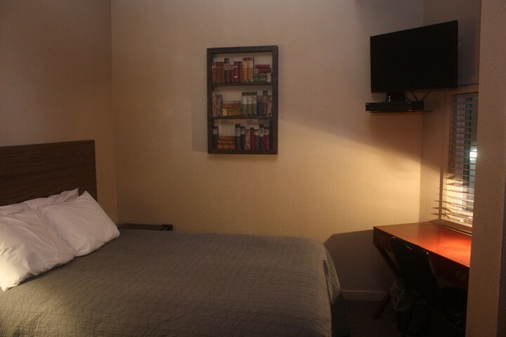 Room 10 of 45