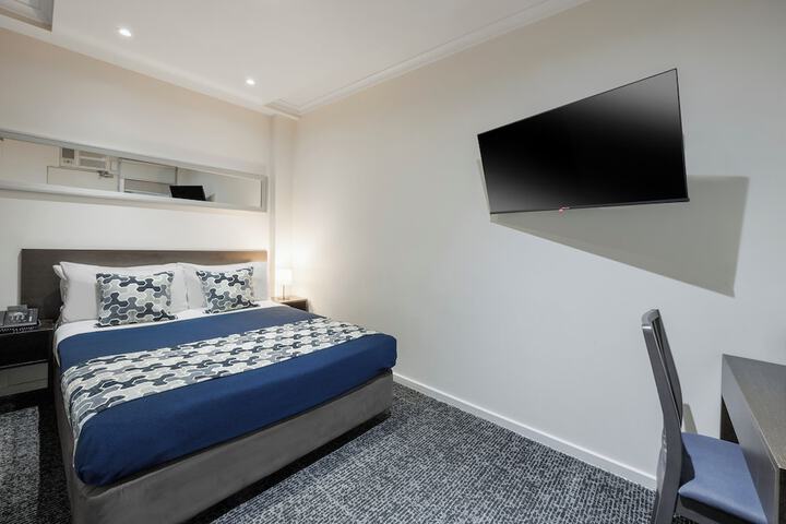 Room 10 of 47