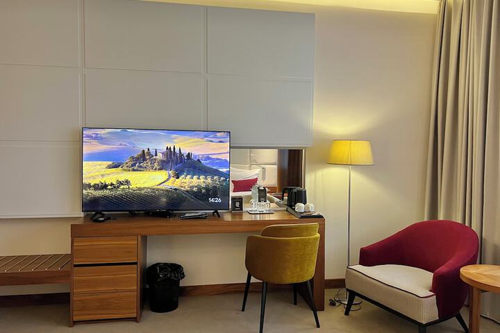 Room 12 of 146