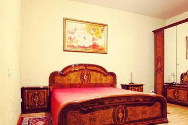 Room 2 of 6