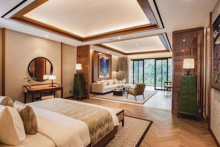 Room 10 of 94