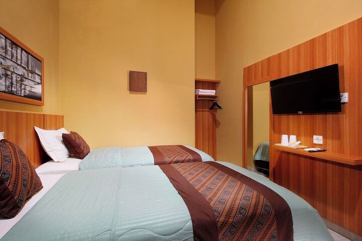 Room 10 of 29