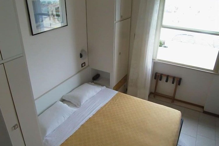 Room 8 of 45