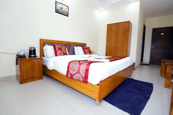 Room 8 of 23