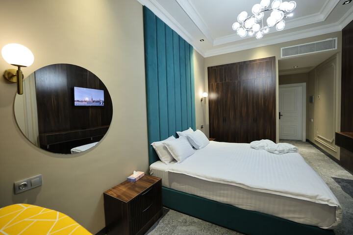 Room 9 of 31