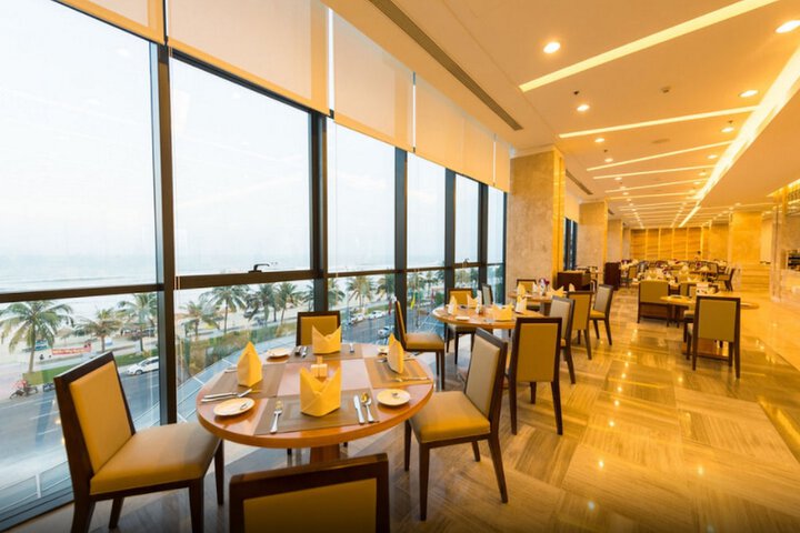Dining 66 of 101