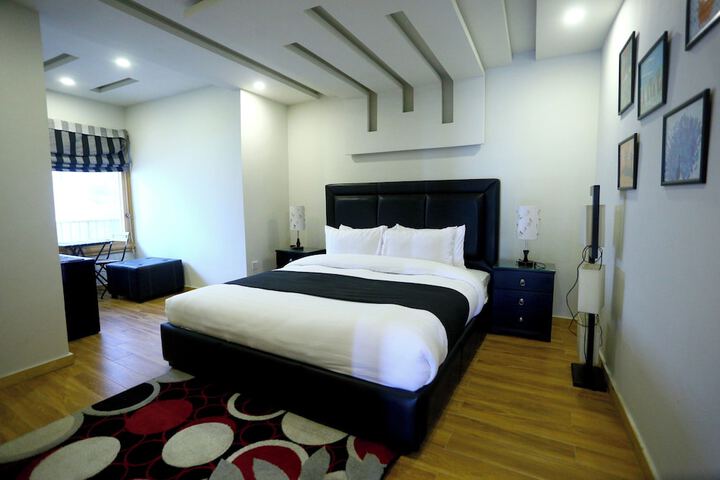 Room 18 of 25