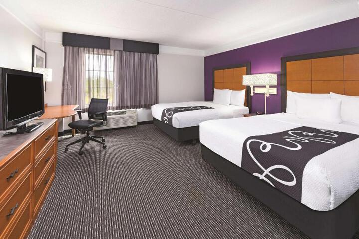 1 King Bed (14 of 18)