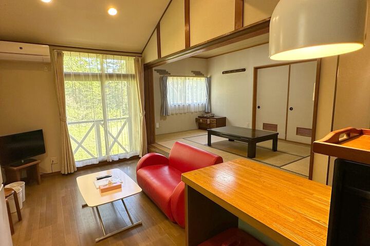 Room 12 of 151
