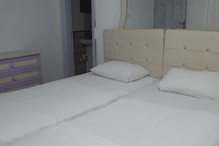 Room 27 of 68