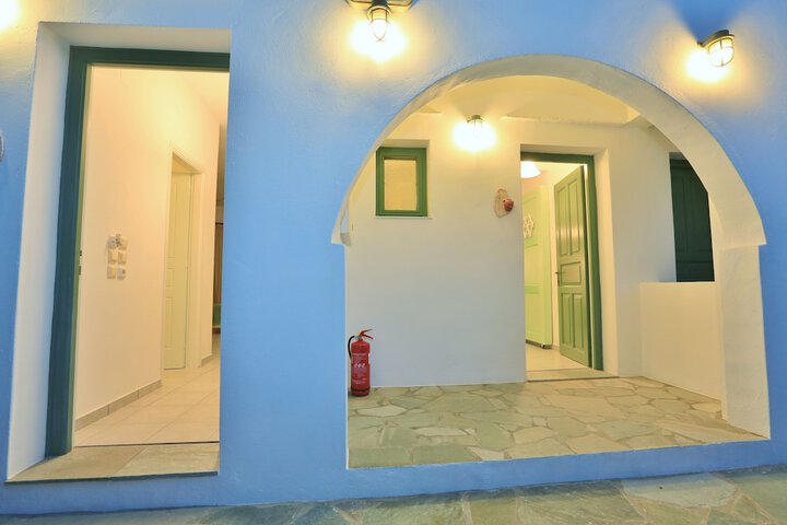 Room 5 of 195
